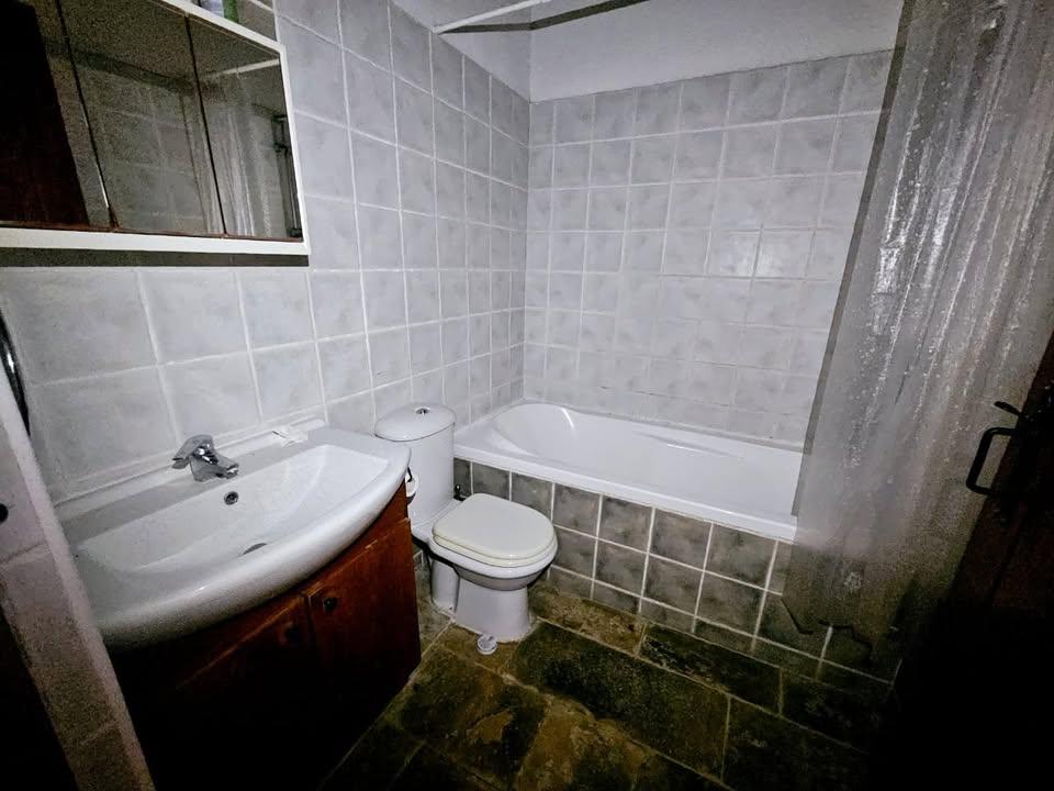 2 Beds 1 Bath House: https://www.facebook.com/marketplace/item/1856477321804539 (www.facebook.com)