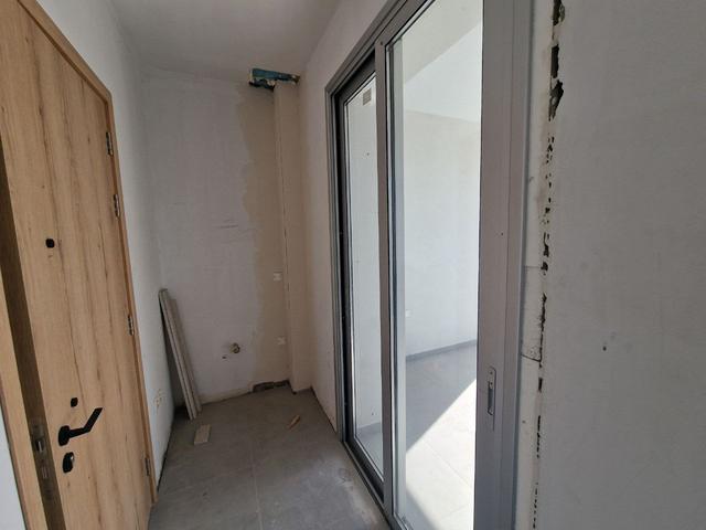 New 1-bedroom flat in Larnaca № 153919: https://dom.com.cy/en/catalog/sale/153919/ (dom.com.cy)