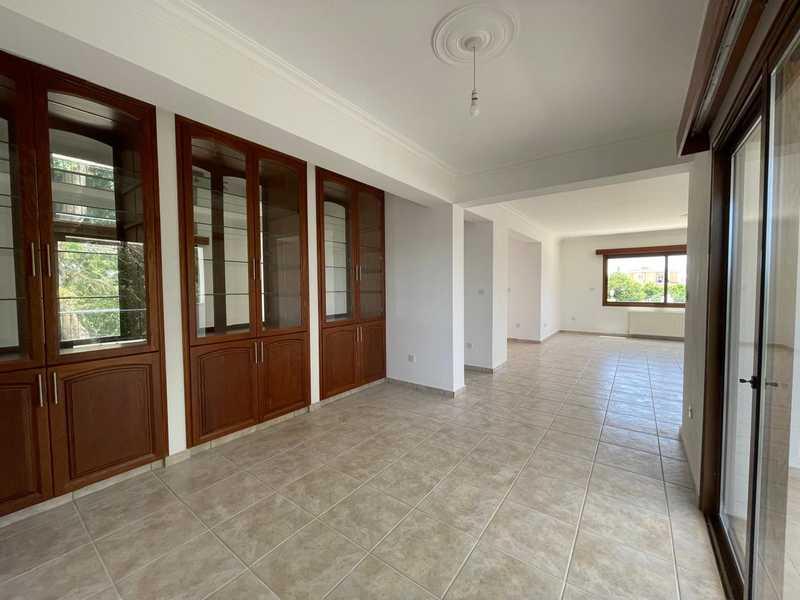 6-bedroom detached house to rent: https://www.bazaraki.com/adv/5797226_6-bedroom-detached-house-to-rent (www.bazaraki.com)