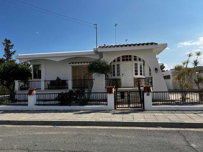 3-bedroom detached house to rent: https://www.bazaraki.com/adv/5786469_3-bedroom-detached-house-to-rent (www.bazaraki.com)