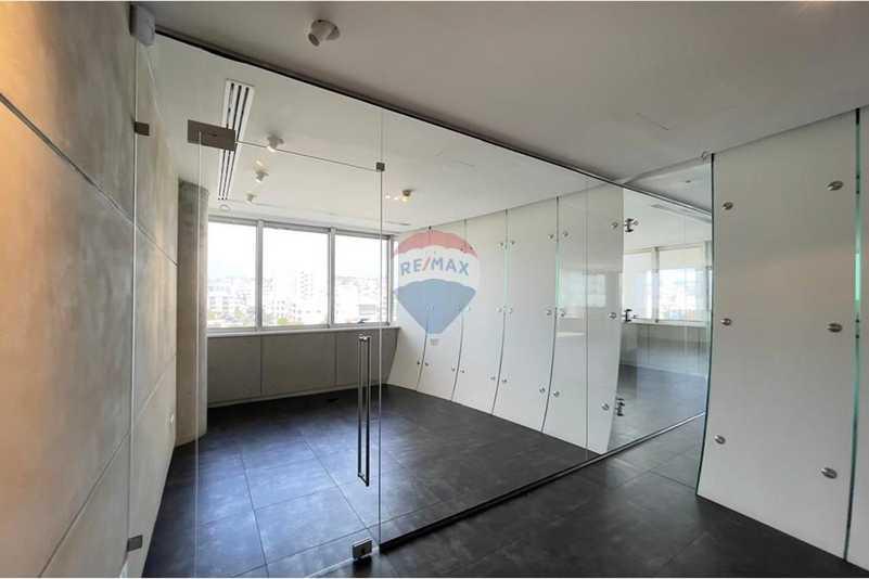 196m2 modern office near the highway: https://www.bazaraki.com/adv/5796047_196m2-modern-office-near-the-highway (www.bazaraki.com)