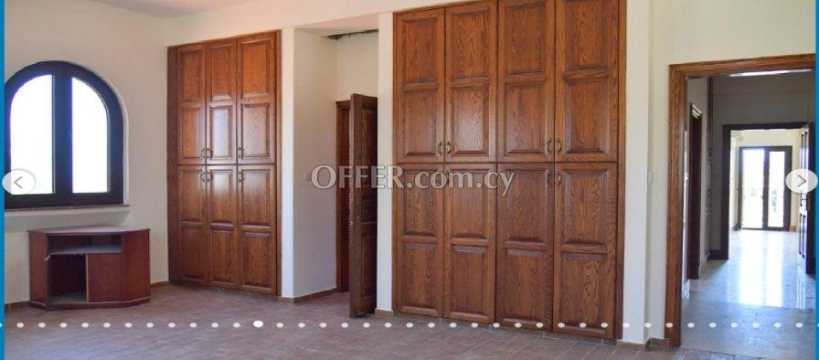 For Sale €1,415,000 House 5 bedrooms Oroklini, Voroklini Larnaca: https://www.offer.com.cy/en/for-sale-1-415-000-house-5-bedrooms-oroklini-voroklini-larnaca/21-735223/ (www.offer.com.cy)