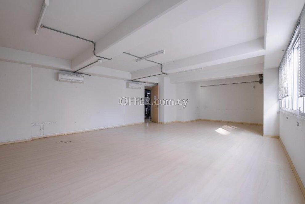 Office in Trypiotis Nicosia: https://www.offer.com.cy/en/office-in-trypiotis-nicosia/21-816317/ (www.offer.com.cy)
