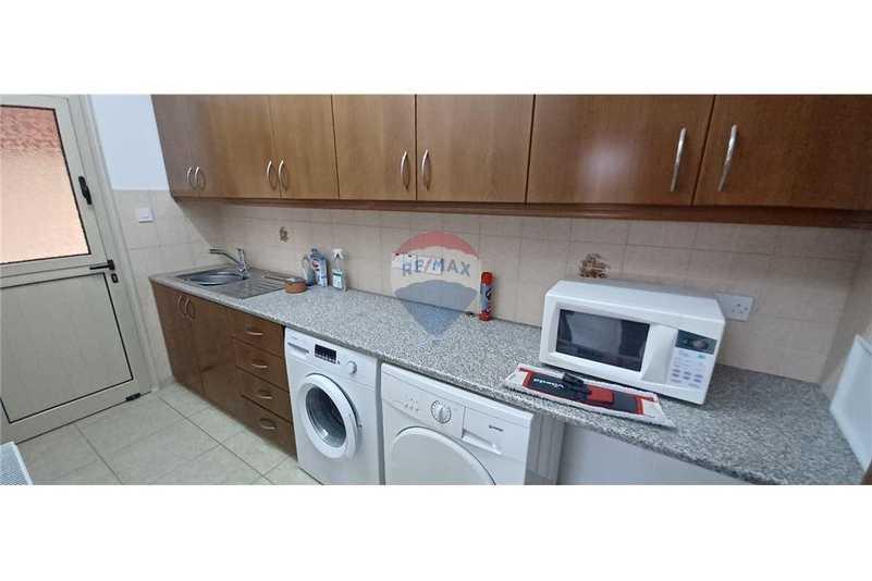 3-bedroom villa for sale: https://www.bazaraki.com/adv/5797862_3-bedroom-villa-for-sale (www.bazaraki.com)