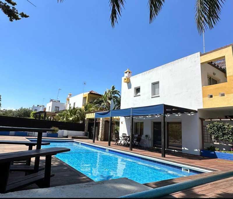 3-bedroom villa for sale: https://www.bazaraki.com/adv/5795699_3-bedroom-villa-for-sale (www.bazaraki.com)