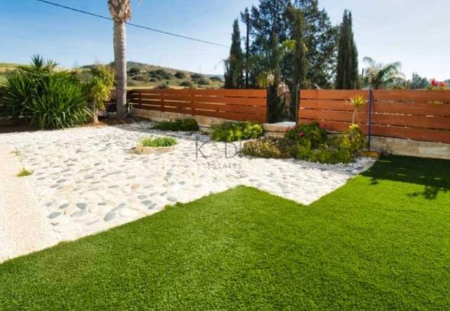3-bedroom villa for sale: https://www.bazaraki.com/adv/5787037_3-bedroom-villa-for-sale (www.bazaraki.com)