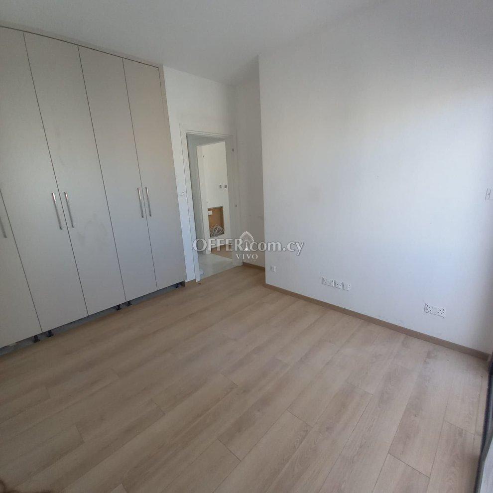 MODERN FULLY FURNISHED 3 BEDROOM APARTMENT WITH ROOF GARDEN IN MESA GEITONIA: https://www.offer.com.cy/en/modern-fully-furnished-3-bedroom-apartment-with-roof-garden-in-mesa-geitonia/21-816459/ (www.offer.com.cy)