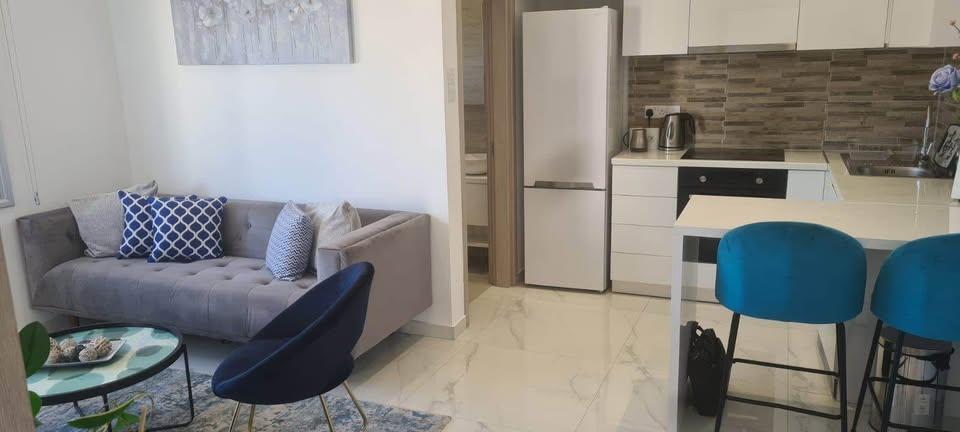 One bedroom apartment to rent: https://www.facebook.com/marketplace/item/619124597829695 (www.facebook.com)