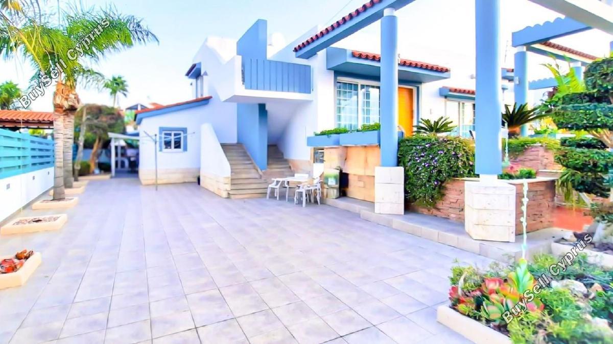 5 Bedroom Detached house for sale in Livadia Larnacas, Larnaca: https://www.buysellcyprus.com/property-for-sale/larnaca/livadia-larnacas/5-bed-detached-house-for-sale-livadia-larnacas-larnaca-1795539.html (www.buysellcyprus.com)