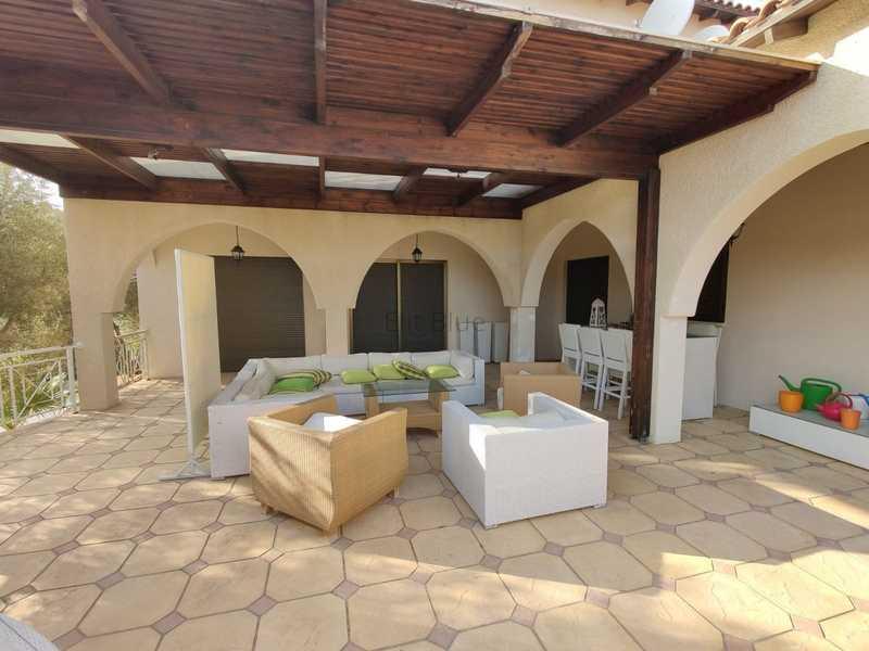 3-bedroom detached house for sale: https://www.bazaraki.com/adv/5799302_3-bedroom-detached-house-for-sale (www.bazaraki.com)