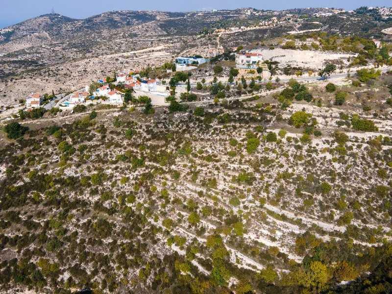 Residential land 5017 m²: https://www.bazaraki.com/adv/5792472_residential-land-5017-m2 (www.bazaraki.com)