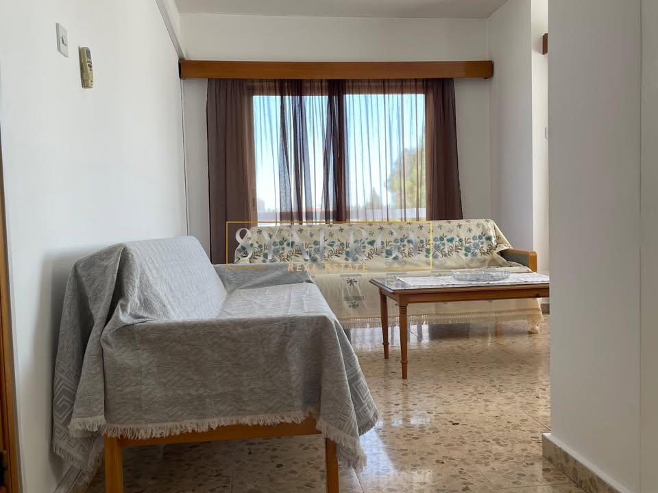 3 beds 1 bath Flat/apartment: https://www.facebook.com/marketplace/item/1659376661364362 (www.facebook.com)