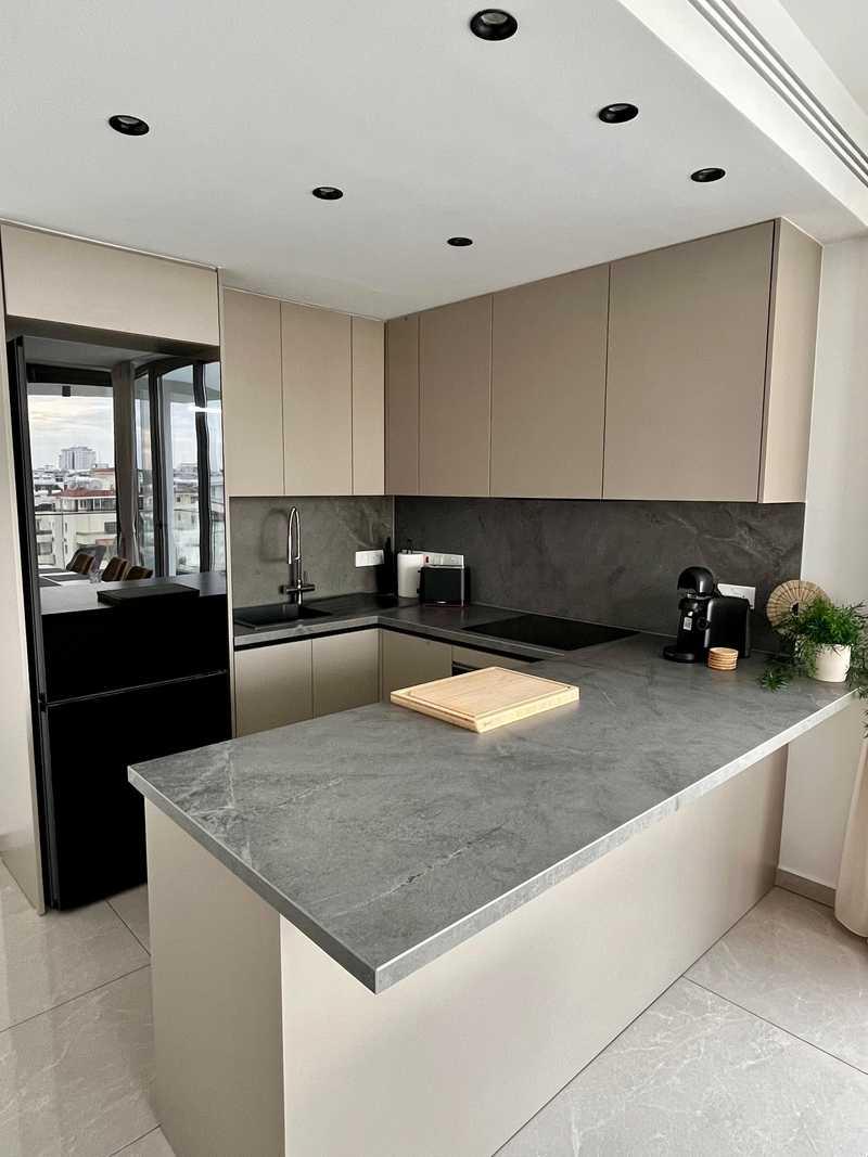 3-bedroom penthouse to rent: https://www.bazaraki.com/adv/5794730_3-bedroom-penthouse-to-rent (www.bazaraki.com)
