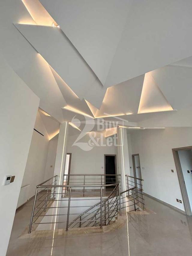 5-bedroom villa for sale: https://www.bazaraki.com/adv/5791125_5-bedroom-villa-for-sale (www.bazaraki.com)