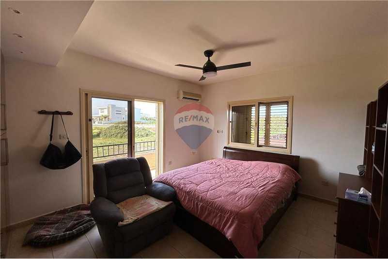 4-bedroom detached house for sale: https://www.bazaraki.com/adv/5797865_4-bedroom-detached-house-for-sale (www.bazaraki.com)