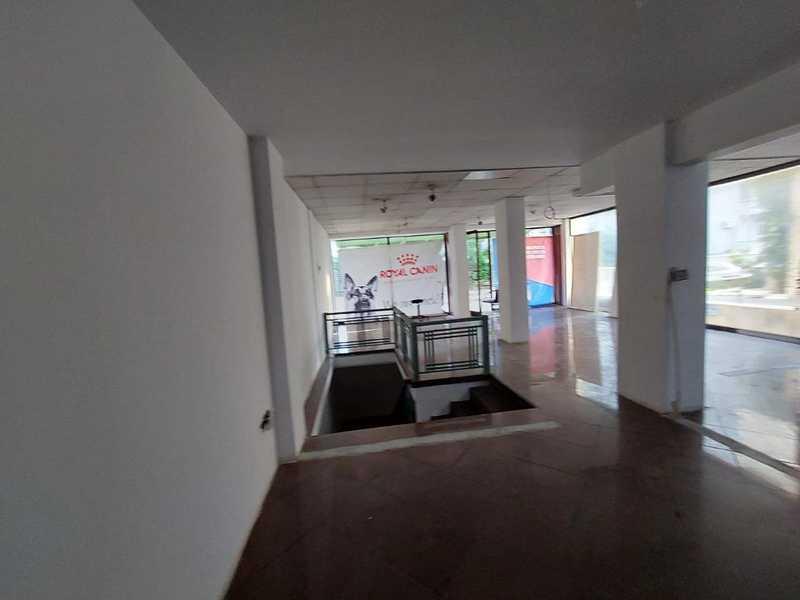Shop in agia zoni, limassol: https://www.bazaraki.com/adv/5794033_shop-in-agia-zoni-limassol (www.bazaraki.com)