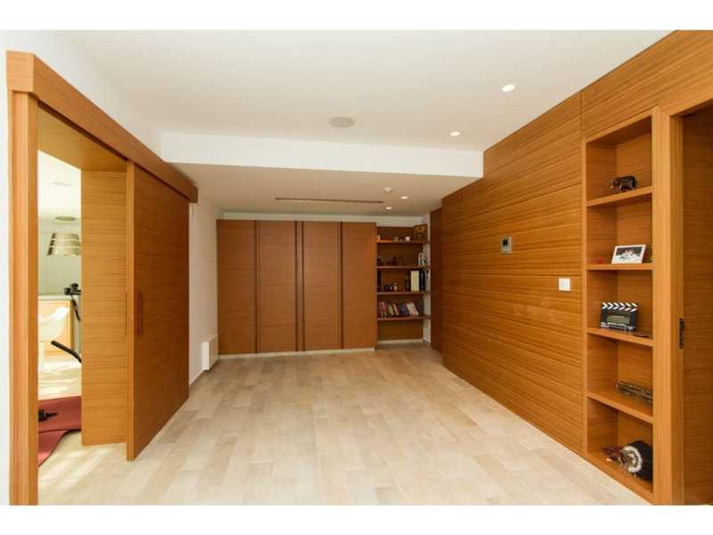 3-bedroom apartment for sale: https://www.bazaraki.com/adv/5796480_3-bedroom-apartment-for-sale (www.bazaraki.com)