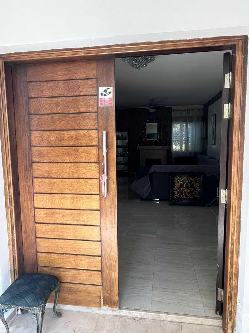 4-bedroom villa to rent: https://www.bazaraki.com/adv/5793414_4-bedroom-villa-to-rent (www.bazaraki.com)