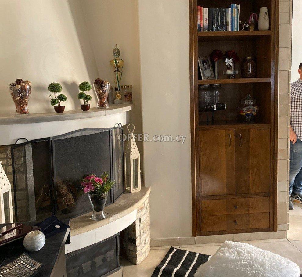 House (Detached) in Pera Chorio Nisou, Nicosia for Sale: https://www.offer.com.cy/en/house-detached-in-pera-chorio-nisou-nicosia-for-sale/21-727238/ (www.offer.com.cy)