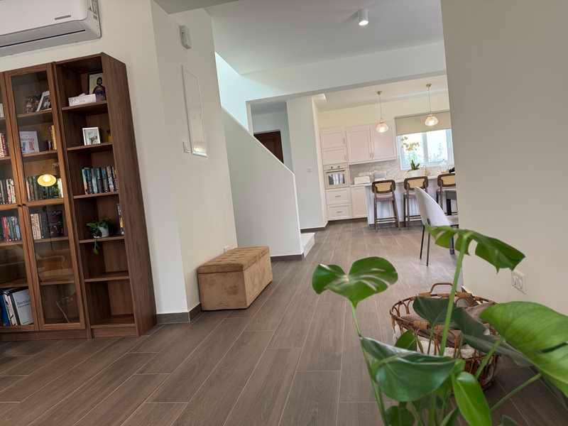 3-bedroom detached house for sale: https://www.bazaraki.com/adv/5798382_3-bedroom-detached-house-for-sale (www.bazaraki.com)