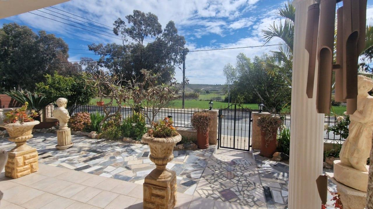 3-bedroom house in Larnaca № 153088: https://dom.com.cy/en/catalog/sale/153088/ (dom.com.cy)
