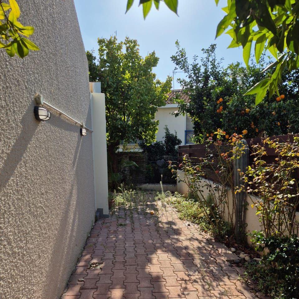 3-bedroom house in Limassol №152007: https://dom.com.cy/en/catalog/rent/152007/ (dom.com.cy)