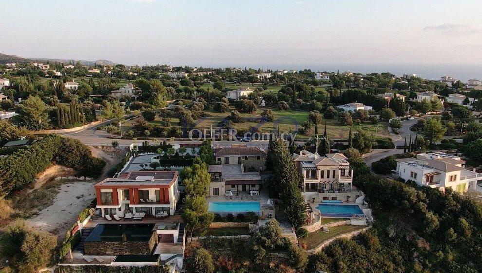 Five-bedroom Villa, Aphrodite Hills Resort, Paphos: https://www.offer.com.cy/en/five-bedroom-villa-aphrodite-hills-resort-paphos/21-781905/ (www.offer.com.cy)