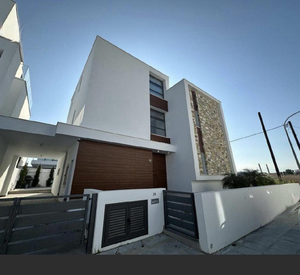 4-bedroom villa in Larnaca №153999: https://dom.com.cy/en/catalog/rent/153999/ (dom.com.cy)
