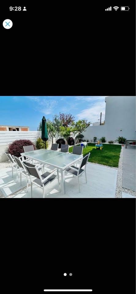 Short-term accommodation: https://www.facebook.com/marketplace/item/1196307344964846 (www.facebook.com)
