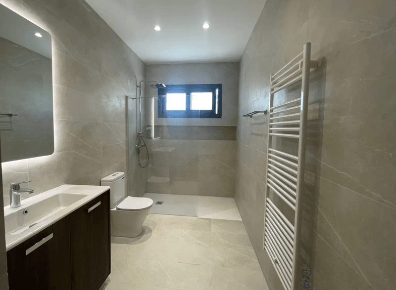 2-bedroom apartment to rent: https://www.bazaraki.com/adv/5787030_2-bedroom-apartment-to-rent (www.bazaraki.com)