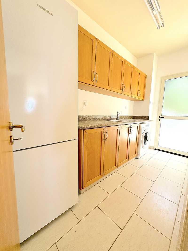 5-bedroom villa to rent: https://www.bazaraki.com/adv/5787703_5-bedroom-villa-to-rent (www.bazaraki.com)