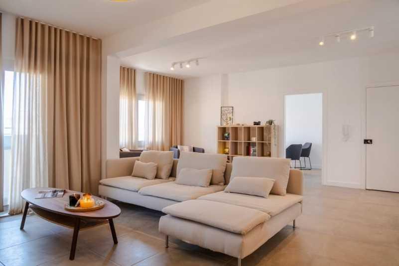 4-bedroom apartment to rent: https://www.bazaraki.com/adv/5786233_4-bedroom-apartment-to-rent (www.bazaraki.com)
