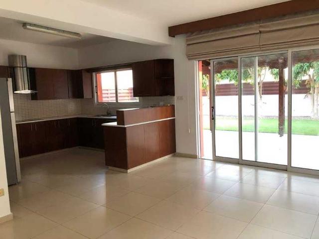 4-bedroom detached house to rent: https://www.bazaraki.com/adv/5799653_4-bedroom-detached-house-to-rent (www.bazaraki.com)