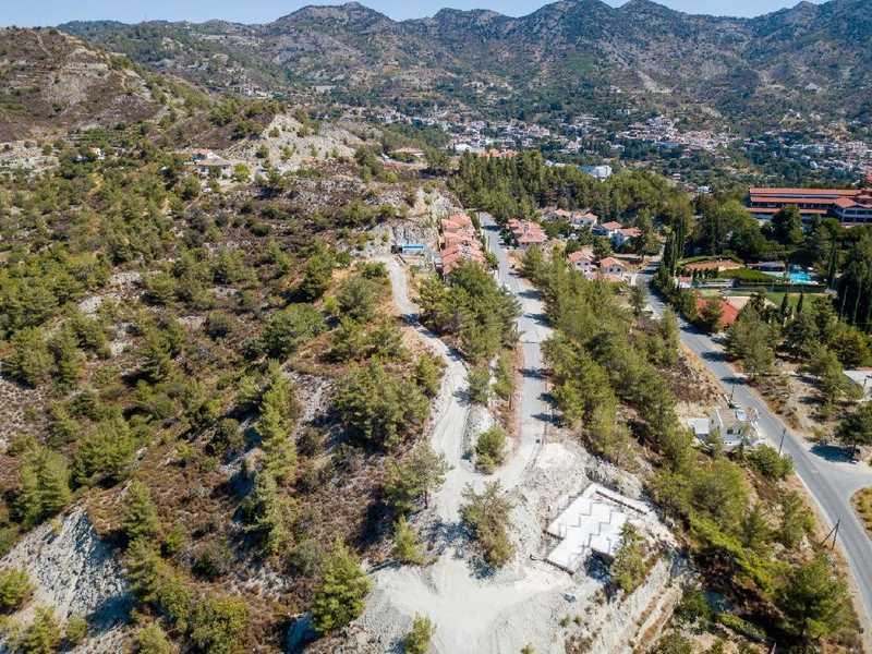 Residential land 942 m²: https://www.bazaraki.com/adv/5798192_residential-land-942-m2 (www.bazaraki.com)