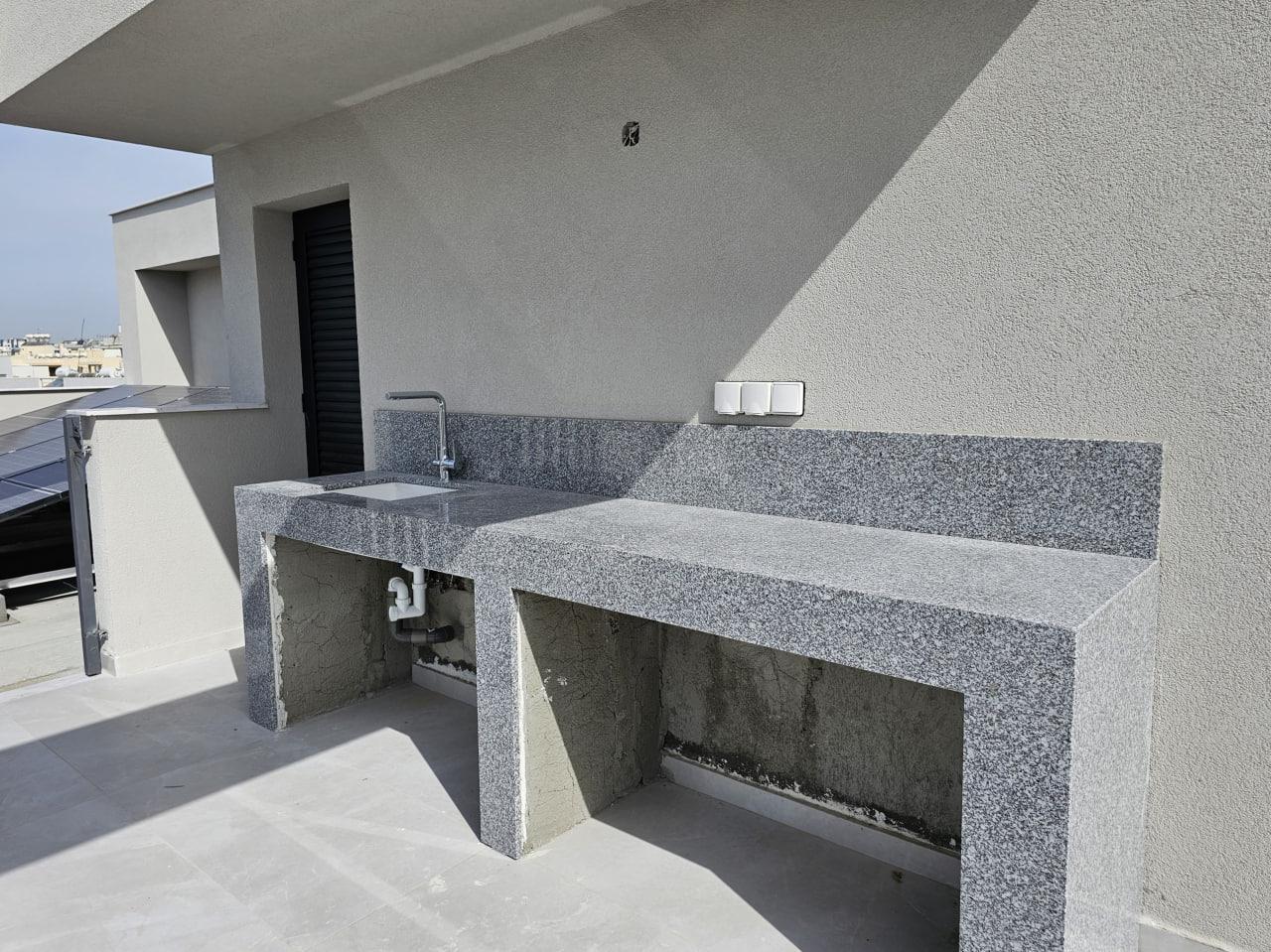 New 2-bedroom penthouse in Limassol №153690: https://dom.com.cy/en/catalog/rent/153690/ (dom.com.cy)