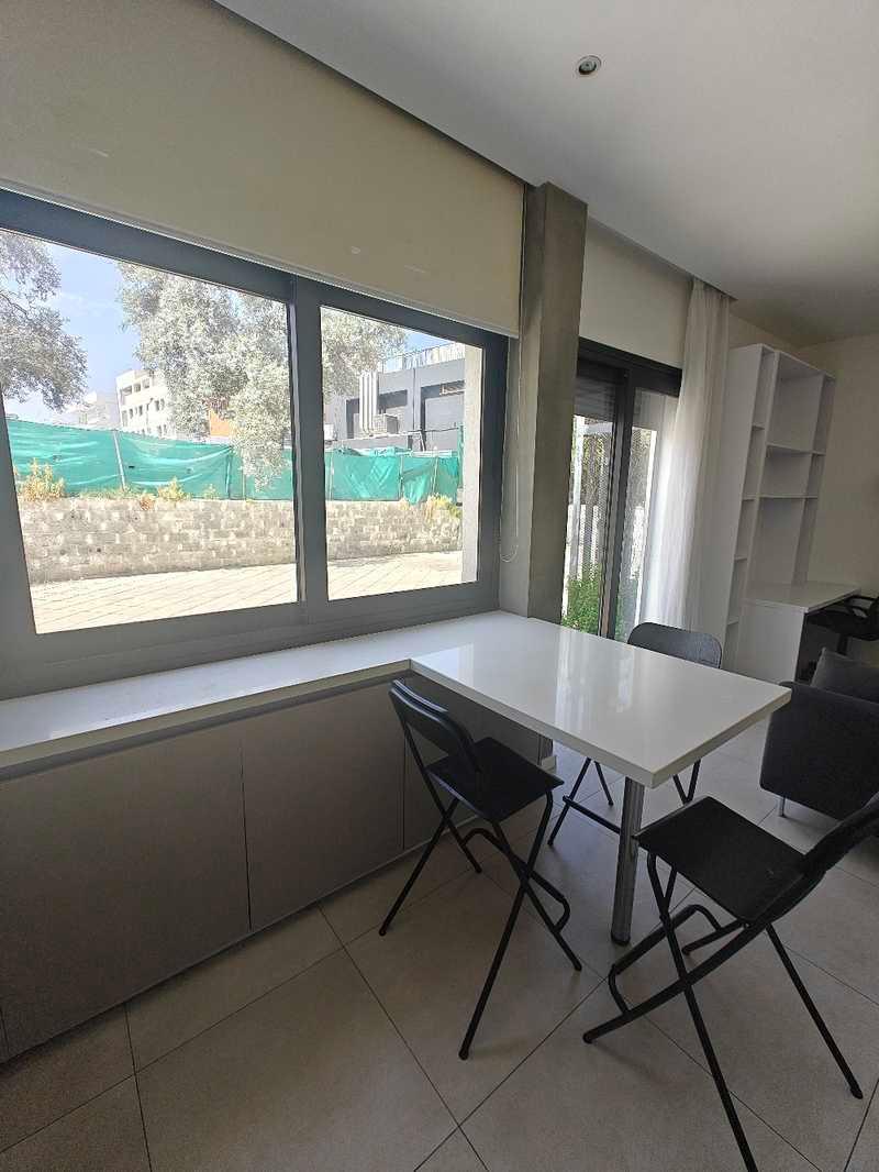 1-bedroom apartment to rent: https://www.bazaraki.com/adv/5795506_1-bedroom-apartment-to-rent (www.bazaraki.com)