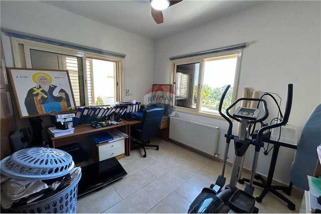 4-bedroom detached house for sale: https://www.bazaraki.com/adv/5797865_4-bedroom-detached-house-for-sale (www.bazaraki.com)