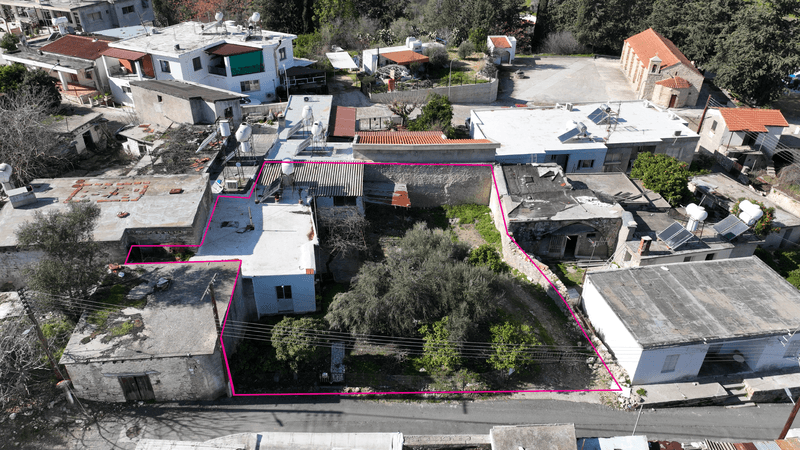 Residential land 100 m²: https://www.bazaraki.com/adv/5788690_residential-land-100-m2 (www.bazaraki.com)