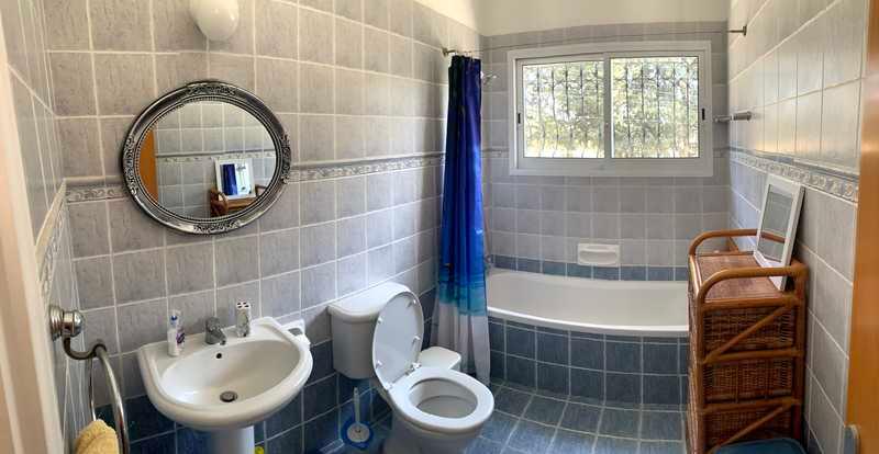 3-bedroom detached house to rent: https://www.bazaraki.com/adv/5796968_3-bedroom-detached-house-to-rent (www.bazaraki.com)