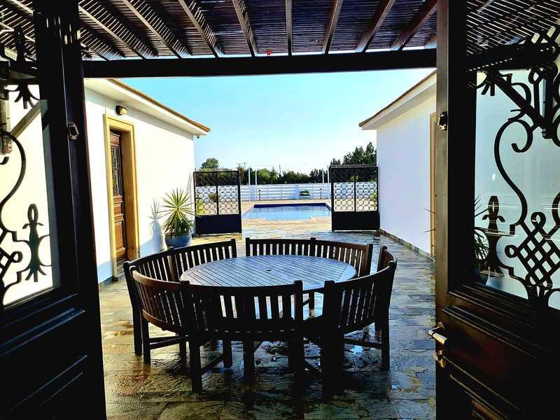 5-bedroom villa to rent: https://www.bazaraki.com/adv/5759486_5-bedroom-villa-to-rent (www.bazaraki.com)