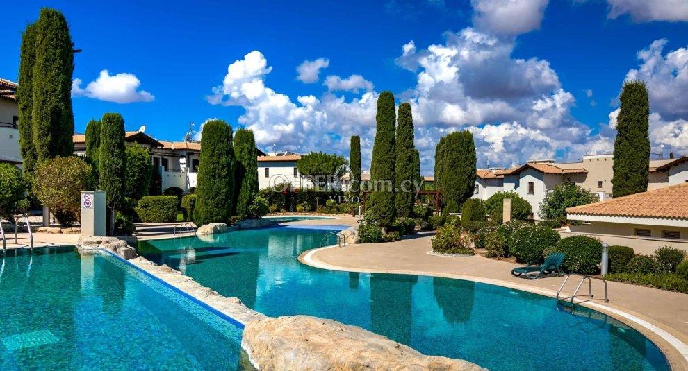 SPACIOUS 2 BEDROOM APARTMENT IN APHRODITE HILLS: https://www.offer.com.cy/en/spacious-2-bedroom-apartment-in-aphrodite-hills/21-816699/ (www.offer.com.cy)