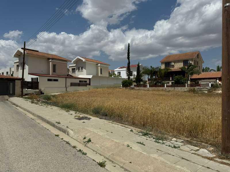 Residential land 630 m²: https://www.bazaraki.com/adv/5797522_residential-land-630-m2 (www.bazaraki.com)