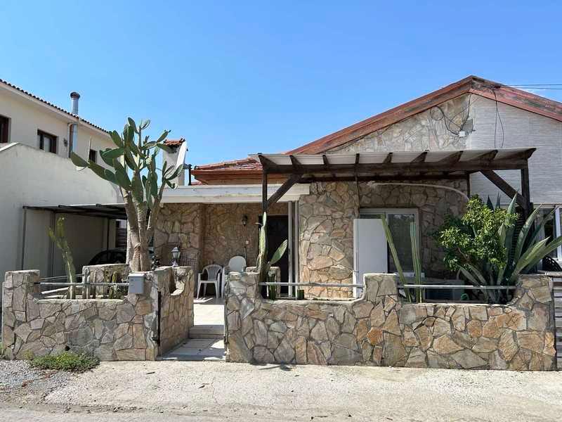 3-bedroom semi-detached for sale: https://www.bazaraki.com/adv/5794778_3-bedroom-semi-detached-for-sale (www.bazaraki.com)