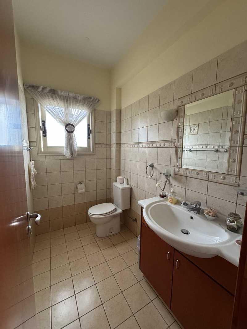 4-bedroom semi-detached to rent: https://www.bazaraki.com/adv/5793622_4-bedroom-semi-detached-to-rent (www.bazaraki.com)