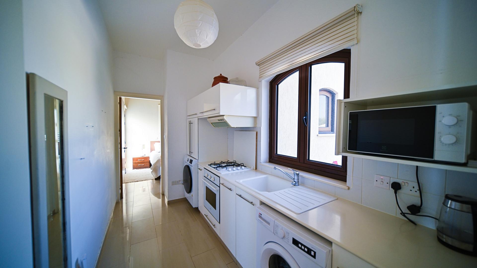 6-bedroom villa in Larnaca № 153177: https://dom.com.cy/en/catalog/sale/153177/ (dom.com.cy)