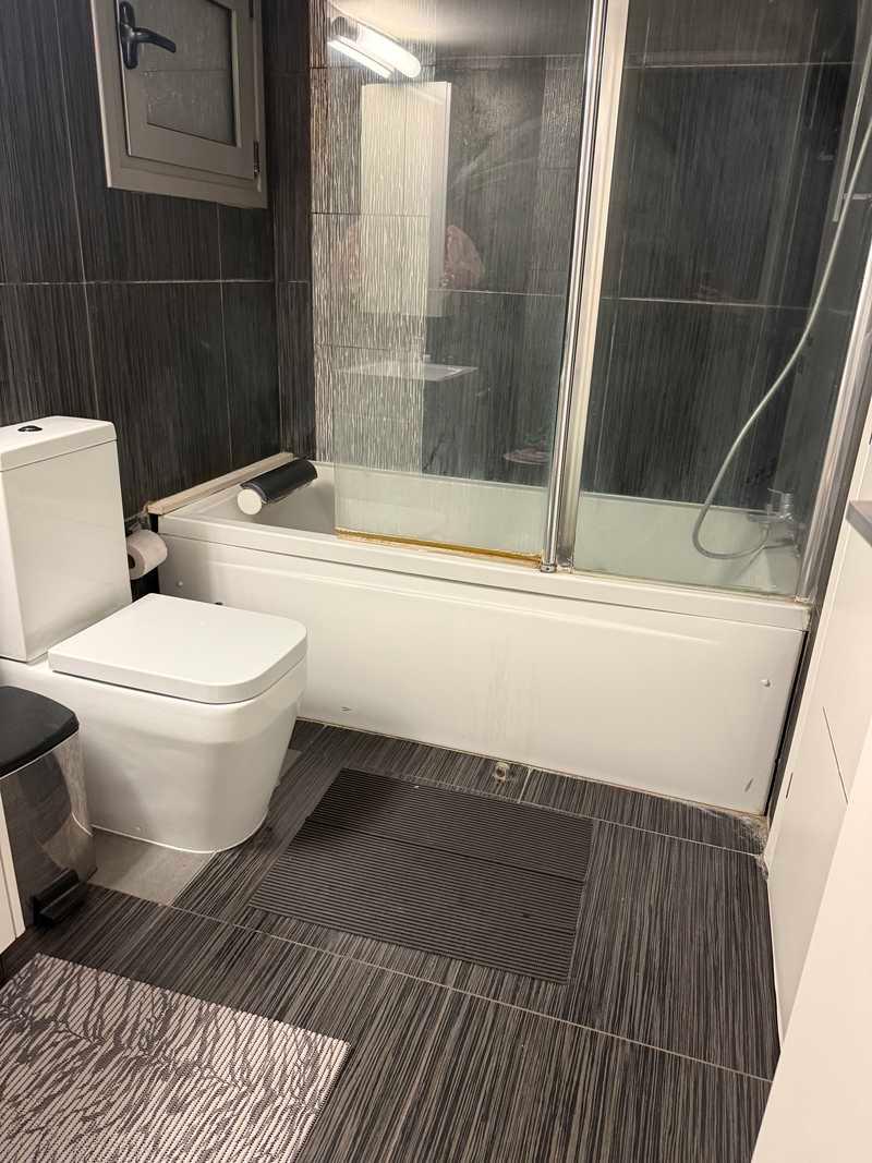 3-bedroom penthouse to rent: https://www.bazaraki.com/adv/5793254_3-bedroom-penthouse-to-rent (www.bazaraki.com)