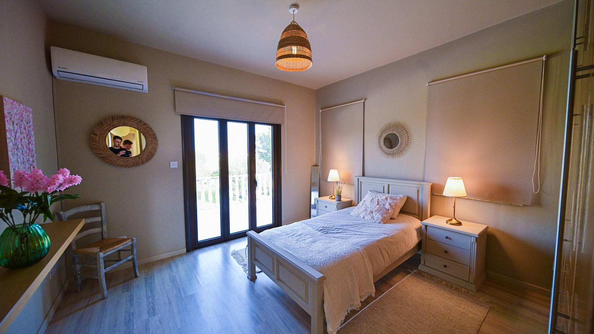 6-bedroom villa in Larnaca № 153177: https://dom.com.cy/en/catalog/sale/153177/ (dom.com.cy)