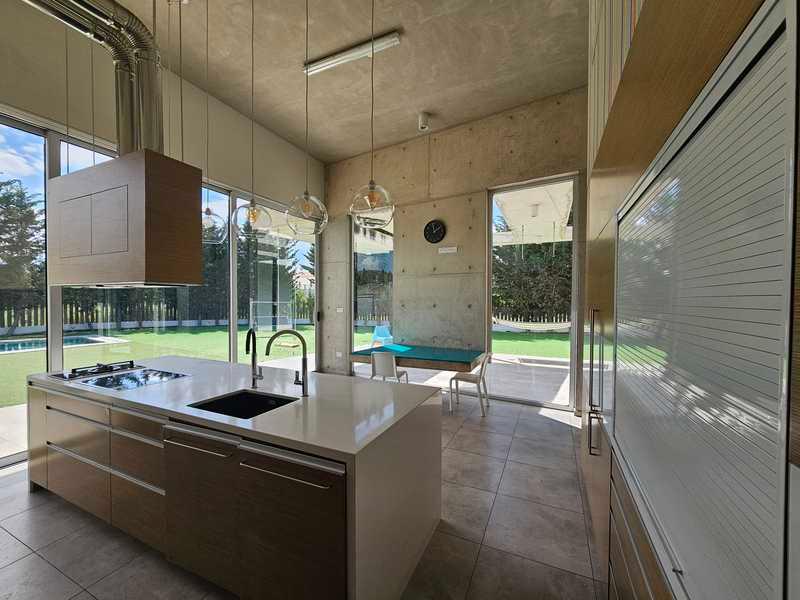 4-bedroom detached house for sale: https://www.bazaraki.com/adv/5797390_6-bedroom-detached-house-for-sale (www.bazaraki.com)