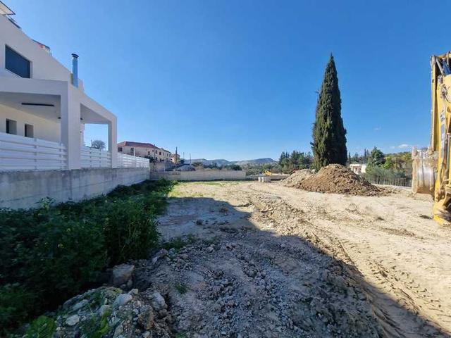 3-bedroom villa for sale: https://www.bazaraki.com/adv/5795691_3-bedroom-villa-for-sale (www.bazaraki.com)