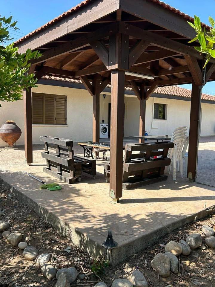 Bungalow for rent: https://www.facebook.com/marketplace/item/1003925698604558 (www.facebook.com)